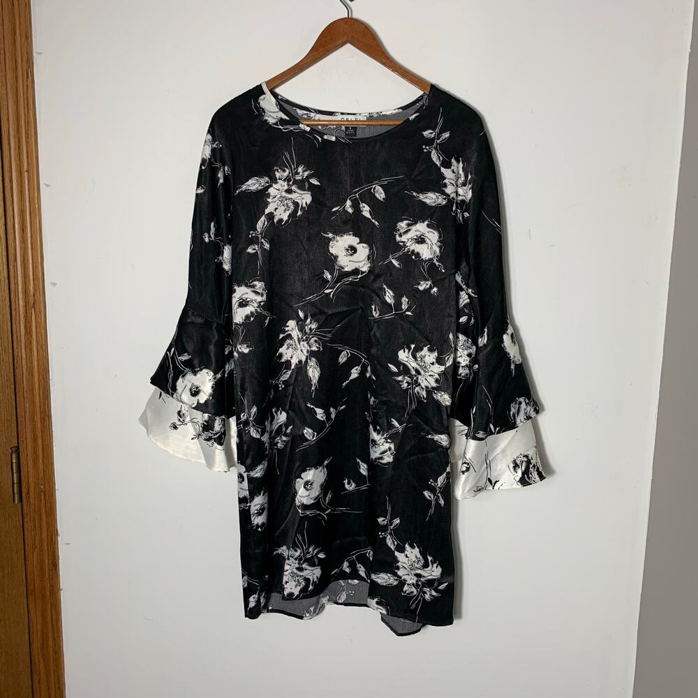 Womens Delfi Collective Dress black and white floral, ruffle sleeves, size S EUC